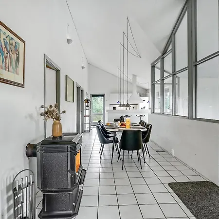 In Vaeggerlose With Swimming Pool Casa vacanze Bøtø By